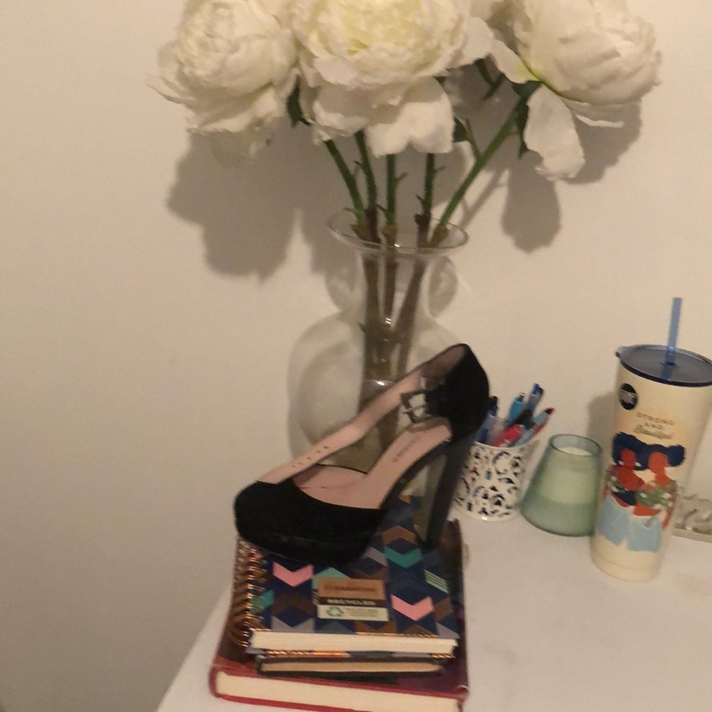 Audrey Brooks ladies shoes size 6.6